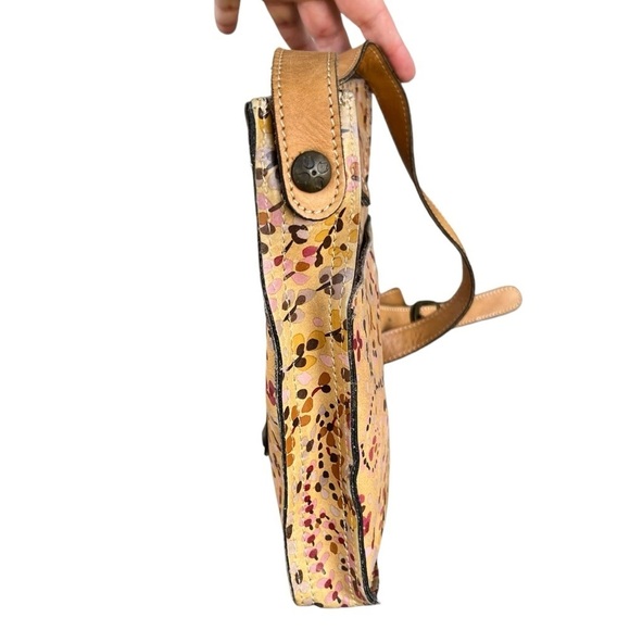 Patricia Nash Venezia Confetti Floral Printed Leather Crossbody Purse 9”x10” GUC - Picture 4 of 16